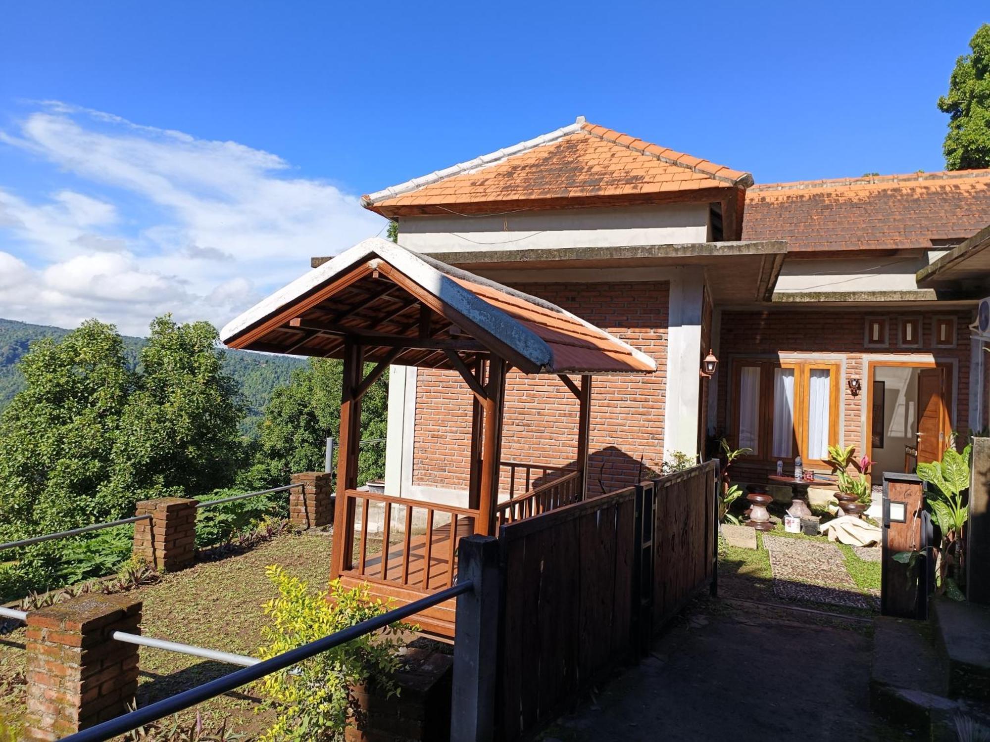 Made Oka Homestay And Warung Мундук Екстер'єр фото